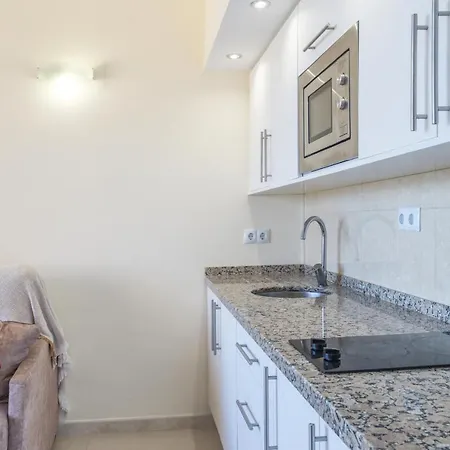 Marina View Modern Apartment